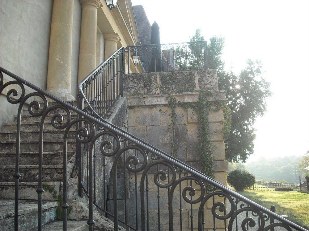Chateau Les Merles Et Ses Villas Mouleydier ภายนอก รูปภาพ