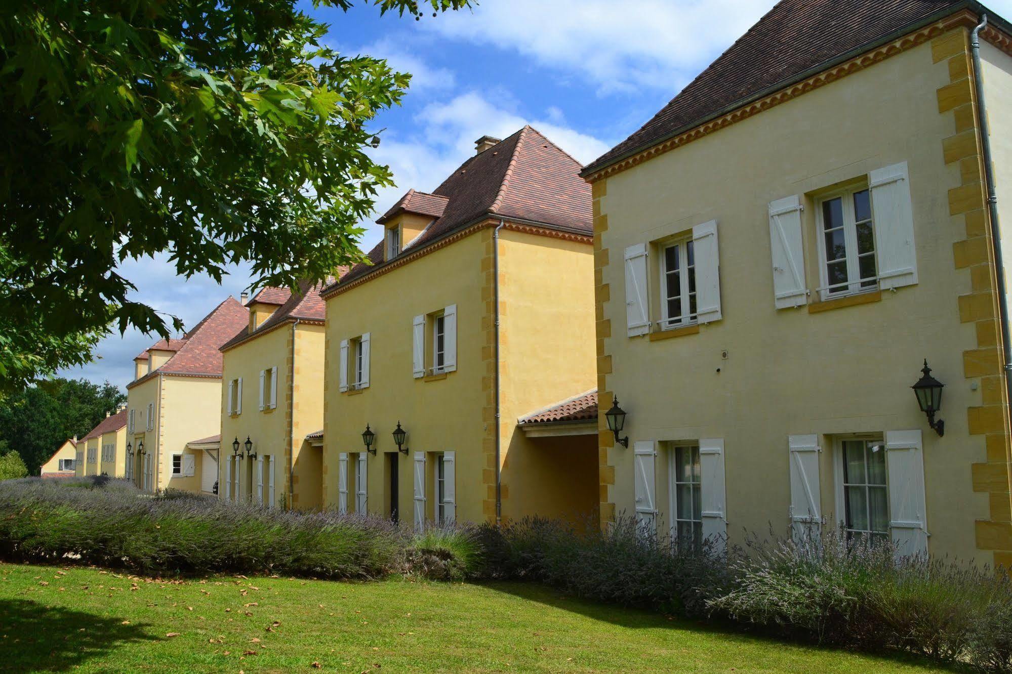 Chateau Les Merles Et Ses Villas Mouleydier ภายนอก รูปภาพ