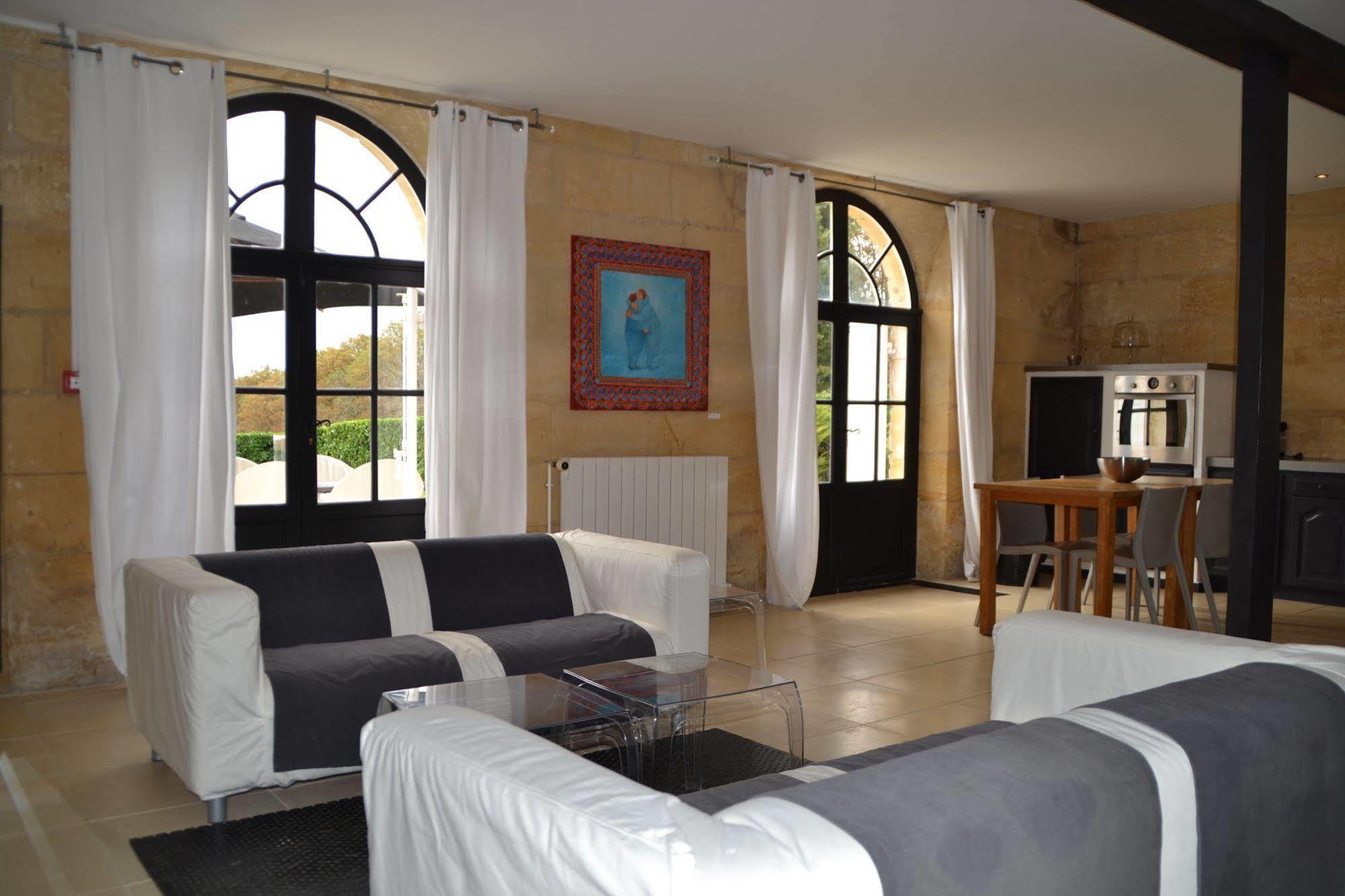 Chateau Les Merles Et Ses Villas Mouleydier ภายนอก รูปภาพ