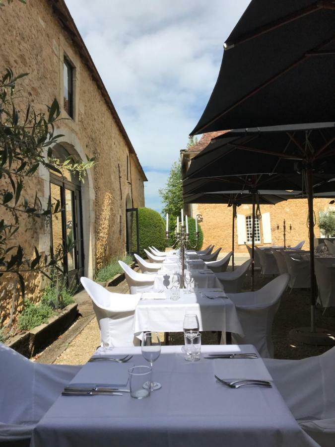 Chateau Les Merles Et Ses Villas Mouleydier ภายนอก รูปภาพ